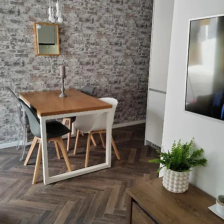 Apartman Prvi Red Do Mora! Appartamento