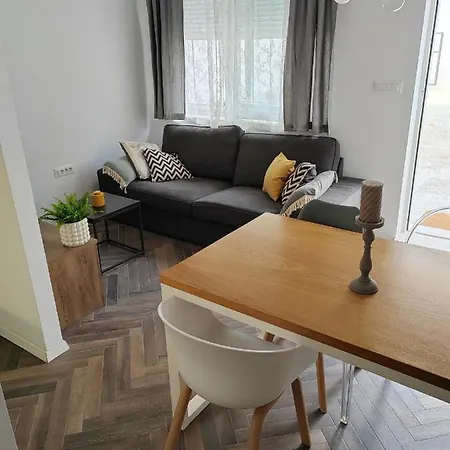 Lägenhet Apartman Prvi Red Do Mora! *