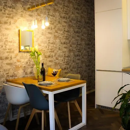 Apartman Prvi Red Do Mora! *
