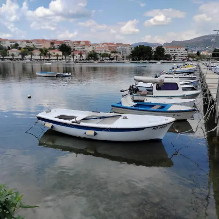 Apartman Prvi Red Do Mora! *